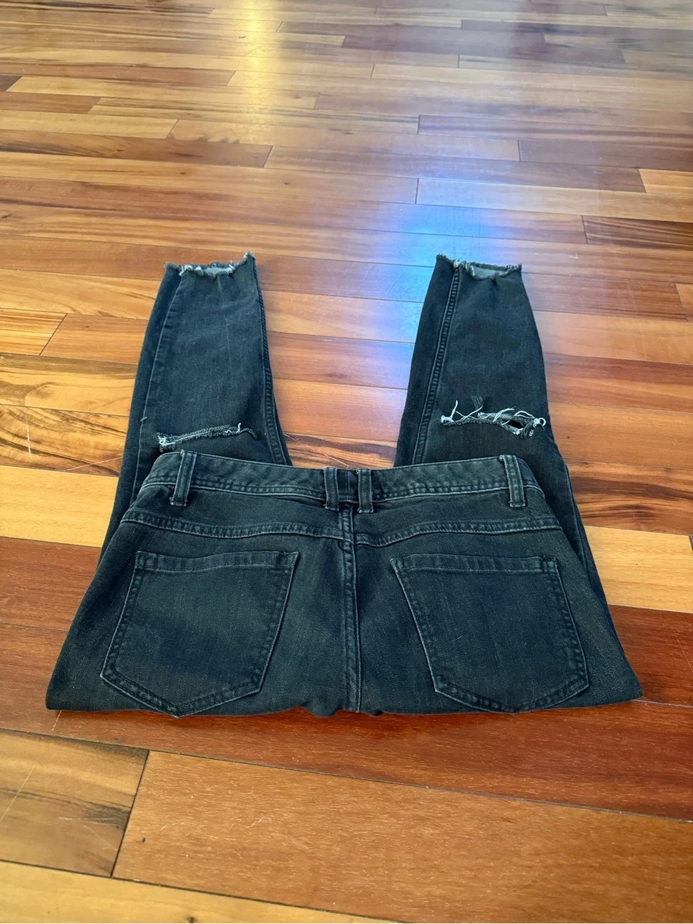 Free People Women's Black Distressed Jeans Size 27